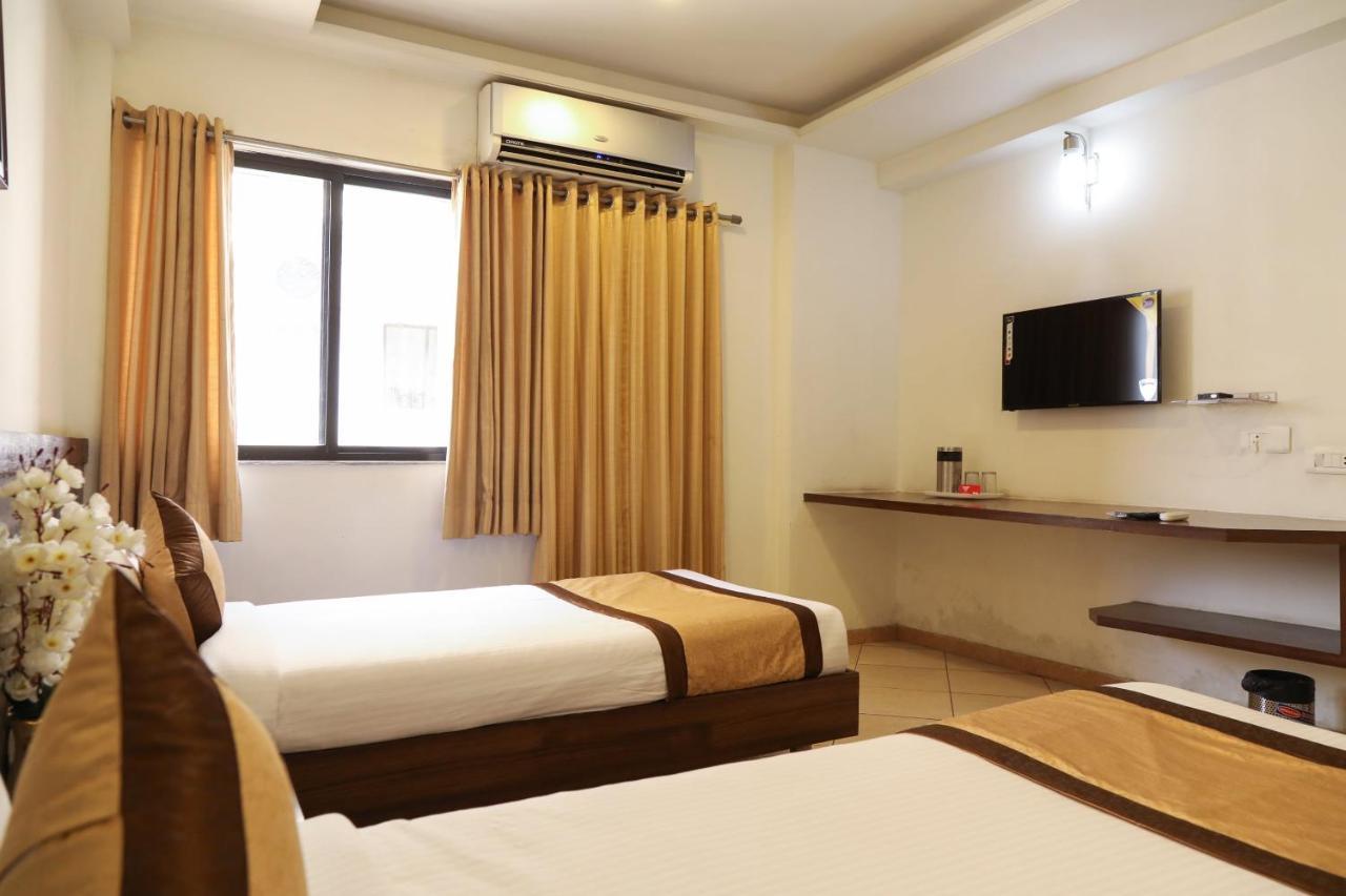 Oyo 10943 Hotel Plus Corporate Khapa  Kültér fotó