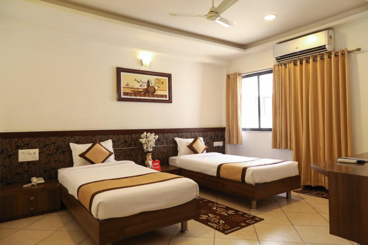 Oyo 10943 Hotel Plus Corporate Khapa  Kültér fotó