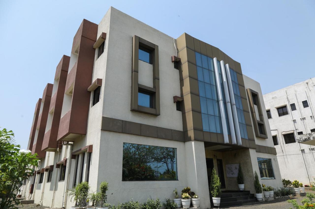 Oyo 10943 Hotel Plus Corporate Khapa  Kültér fotó