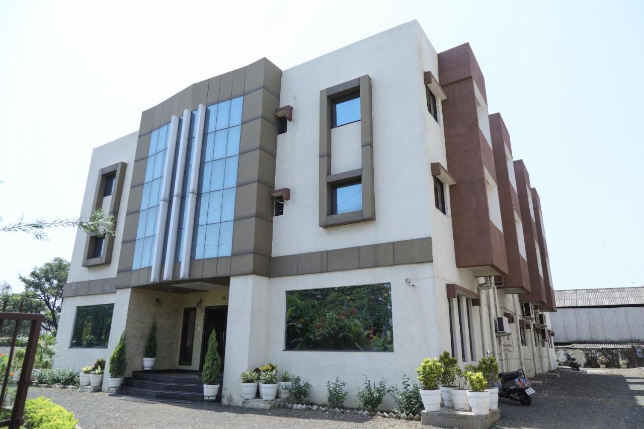 Oyo 10943 Hotel Plus Corporate Khapa  Kültér fotó